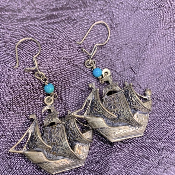 Vintage 925 Sterling Silver Cutter Earrings with Aged Patina Finish - Picture 2 of 11